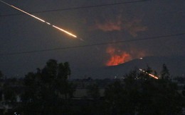 Đáp trả đe dọa từ Israel, Iran tuyên bố 100.000 tên lửa sẵn sàng bay: Chiến tranh cận kề?