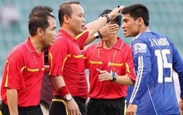 Trọng tài thổi "penalty tưởng tượng" ép HAGL từng bị cầu thủ đuổi đánh, dọa giết