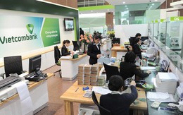 Sau SMS banking và Mobile Banking, Vietcombank lại tăng phí rút tiền qua ATM