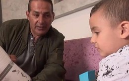 Lạ kỳ bé Israel 3 tuổi nói được tiếng Anh dù chưa được học