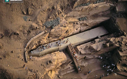Tấm bia đá bí ẩn ở Trung Quốc: Nặng hơn 31.000 tấn, cao gần bằng tượng Nữ thần Tự Do