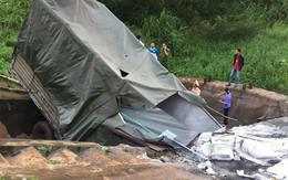Ninh Thuận: Xe tải đâm vào nhà dân, 4 người thương vong