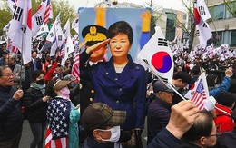 Hàn Quốc bỏ tù 3 lãnh đạo tình báo đưa hối lộ cho bà Park Geun-hye