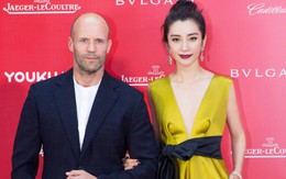 Siêu sao hành động Jason Statham gây "choáng" khi đi dép lê tới LHP danh giá tại Trung Quốc