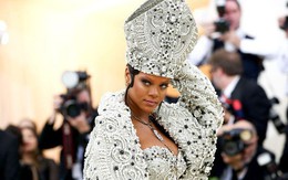 Rihanna bị MC Kỳ cựu nước Anh "buộc tội" trên truyền hình