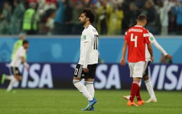 Trừ tình huống ngã kiếm penalty, Mohamed Salah chỉ là "chú bù nhìn" trên sân