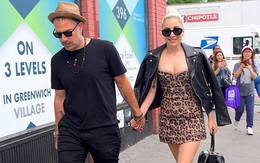 Lady Gaga ăn diện sexy, khoe vòng 1 nóng bỏng khi đi hẹn hò với bạn trai trên đường phố New York