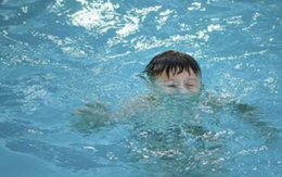 Những tai nạn thương tâm khi trẻ đi học bơi và các nguyên tắc tối quan trọng bố mẹ không nên bỏ qua