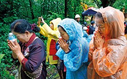 Tướng Thái Lan tiết lộ đã làm lễ cầu xin Thần Mưa "khoan dung" 3 ngày để giải cứu đội bóng