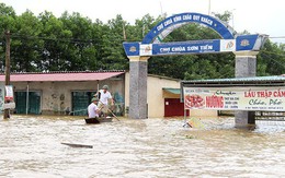 Hà Tĩnh: Xã ngừng giao dịch 3 ngày vì nước ngập sâu