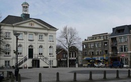 Hà Lan: Vợ vào tù vì đánh ghen cạo tóc, đổ tương ớt lên người nhân tình của chồng