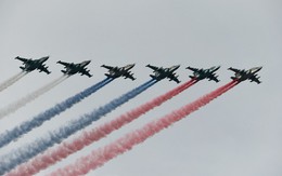 Su-25 Nga bay biểu diễn tưng bừng mừng ... Quốc khánh Mỹ!