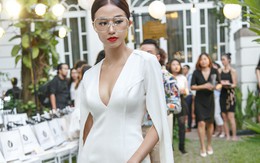 Hoa hậu Mỹ Linh mũm mĩm, Salim "biến hình" không thể nhận ra trên thảm đỏ của NTK Adrian Anh Tuấn
