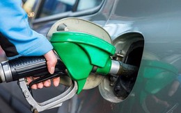 Nắng nóng, có nên đổ đầy bình xăng ô tô và xe máy không?