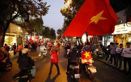 Hơn 500 cảnh sát ra quân giữ an ninh, chống đua xe sau trận đấu Việt Nam - Syria