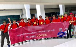 Các công ty treo đầy cờ đỏ, hành trình chuẩn bị cổ vũ cho U23 Việt Nam rộn ràng khắp cả nước