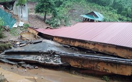 Mưa lớn vùi lấp nhiều phòng học tại huyện vùng cao Thanh Hoá