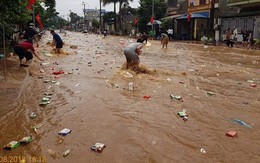 Sơn La: Mưa lũ lịch sử tại Mai Sơn, dân cuống cuồng chạy thoát thân