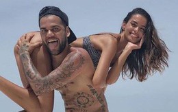 Dani Alves diễn "cảnh nóng" với bà xã tại Maldives