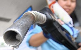 Giữ nguyên giá xăng, tăng nhẹ giá dầu