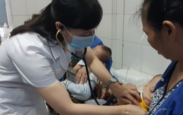 Hà Nội: 2 anh em sinh đôi cùng mắc sởi nguy kịch, BS cảnh báo nhiều ca biến chứng nặng