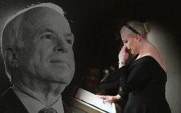 Con gái TNS John McCain "ngầm chỉ trích" ông Trump trong điếu văn tang cha