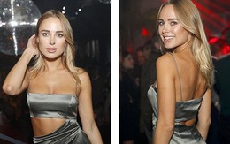 Mỹ nhân áo tắm Anh quốc Kimberley Garner phô diễn đường cong hút mắt