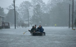 "Bão quái vật" Florence: Gần 1 triệu người không có điện sử dụng, hàng trăm cư dân hối hận vì không chịu sơ tán