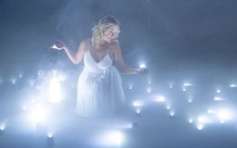 Buổi chụp hình 'ảo diệu' sử dụng tới 100 đèn LED siêu nhỏ