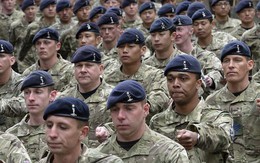 Bộ Quốc phòng Anh bị lộ hóa đơn sốc chi cho binh sỹ sửa ngực