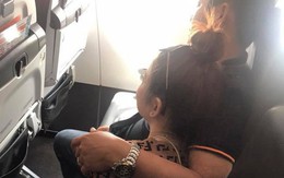 Đi máy bay vô tình phát hiện vụ ngoại tình chỉ bằng 1 câu nói, nữ hành khách chia sẻ để "mẹ nào nhận ra chồng thì đem về ngay"