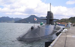 Tàu ngầm Nhật Bản cập cảng Cam Ranh sau cuộc diễn tập đầu tiên trên Biển Đông