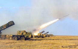 "Trận đấu sống mái" giữa các hệ thống pháo phản lực bắn loạt Nga và Mỹ: Ai thắng?