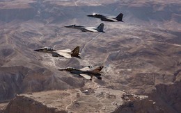 Israel nã tên lửa không kích, kho vũ khí Syria chỉ còn là "đống tro tàn"