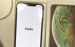 iPhone XS Max vừa mở hộp đã bị lỗi sọc màn hình