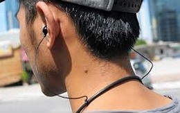 Báo động nhiều người trẻ bị điếc do đeo tai nghe trong thời gian dài