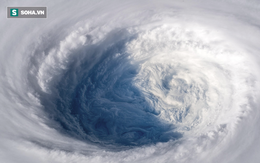Hình ảnh mắt bão khổng lồ của siêu bão do Việt Nam đặt tên - nhìn từ Trạm Vũ trụ Quốc tế