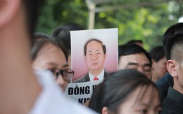 Nhân dân Thủ đô xếp hàng dài vào viếng Chủ tịch nước Trần Đại Quang