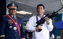 Tổng thống Duterte “gây bão” ở Israel khi vừa công du vừa ngắm vũ khí