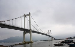 Một người đàn ông treo cổ tự tử trên cầu Thuận Phước