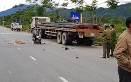 Nữ sinh viên chết thảm sau va quẹt với xe tải