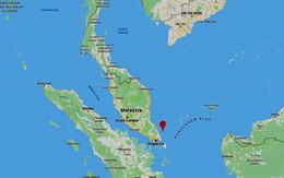 Chìm tàu cá Cà Mau, 11 ngư dân trôi đến gần Singapore, 2 người mất tích