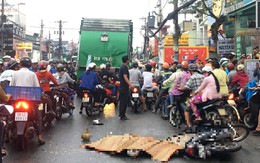 Vừa đổ xăng xong, nam thanh niên bị xe rác tông chết