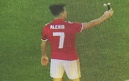 Sanchez mặc áo số 7, "tự sướng" ngay khi vừa thành người Man United