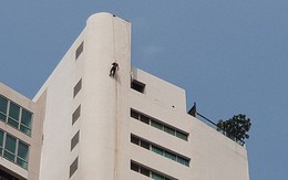 Thái Lan: Phát hiện thi thể người ngoại quốc bị treo cổ trên nóc tòa nhà 31 tầng cùng một tờ giấy bí ẩn
