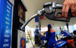 Giá xăng dầu tiếp tục giảm gần 1.000 đồng/lít từ 15h chiều nay