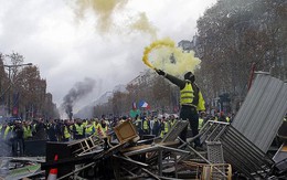 Người biểu tình Pháp tấn công nhà riêng của Bộ trưởng Nội vụ
