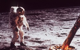 Nga: "Chúng tôi sẽ lên Mặt Trăng để xem có cờ Mỹ cắm trên đó hay không"