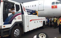 Tịch thu bằng lái của 2 phi công máy bay Vietjet bị rơi bánh ở sân bay Buôn Ma Thuột