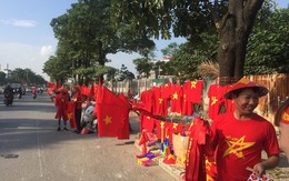Choáng ngợp trước hình ảnh cờ đỏ sao vàng trước trận Việt Nam - Philippines